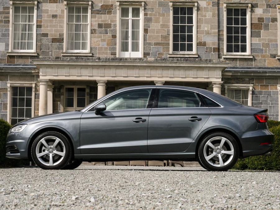  Audi A3 Sedan 1.8 T (8V) 2013 года  (UK) (фото 3 из 4)